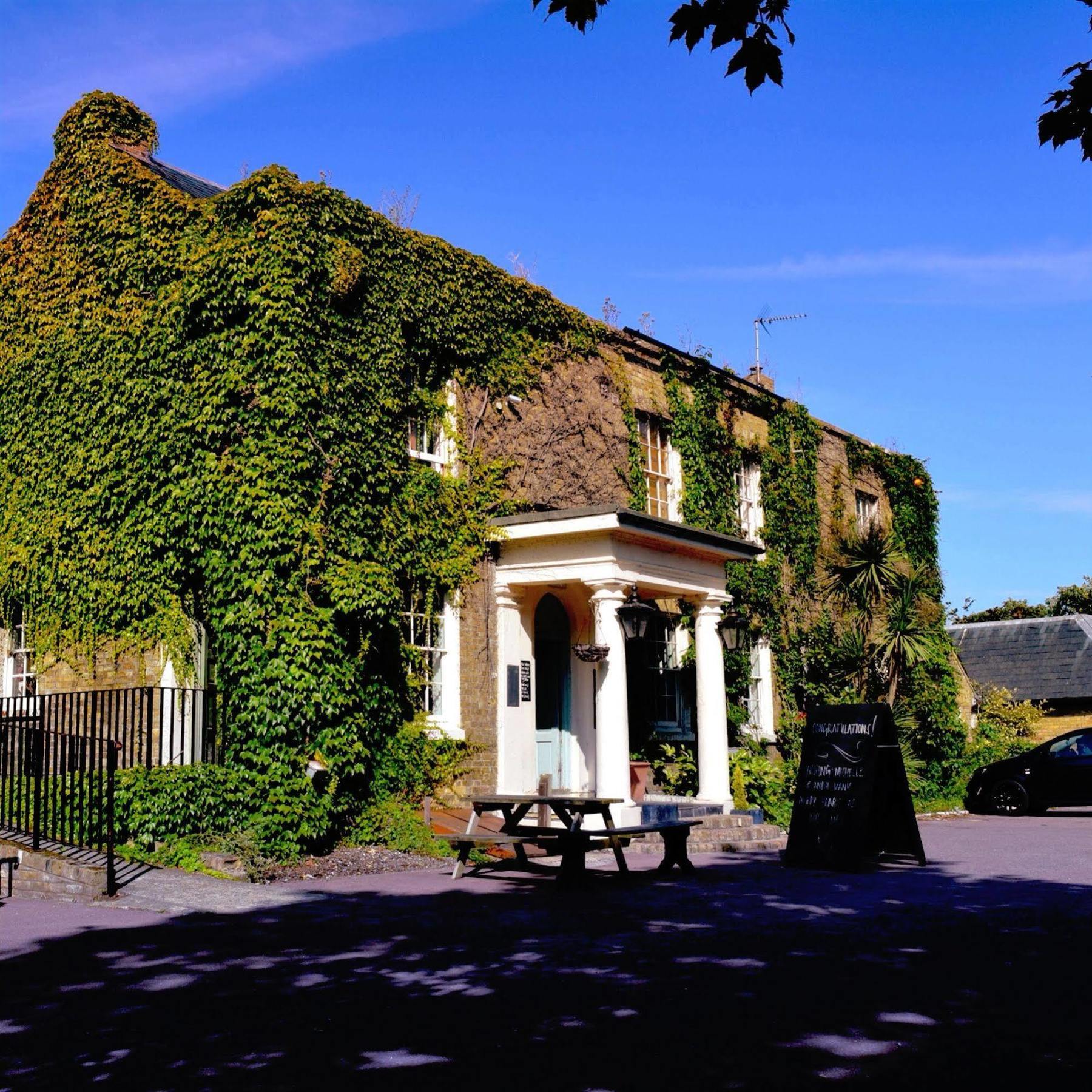 The Grove Ferry Inn Chislet Экстерьер фото